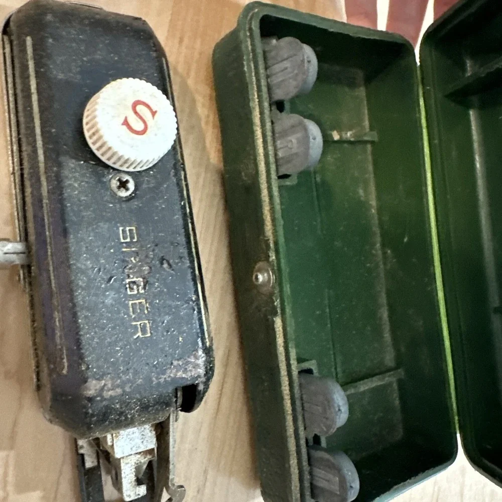 Singer vintage buttonholer